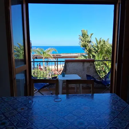 Casa Sul Mare Vicino Diamante Hébergement de vacances *